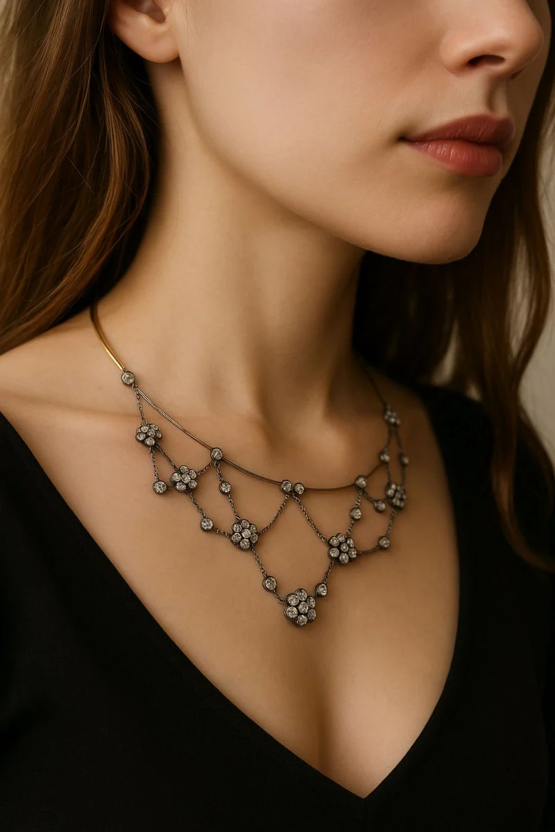 Gold and silver necklace with cushion-cut diamonds - Image 5