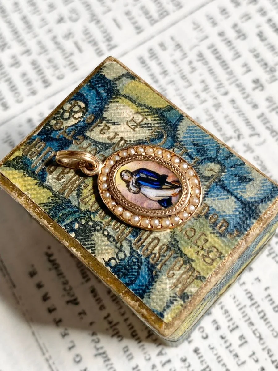 Antique Virgin Mary pendant in 18K yellow gold and enamel - Image 6