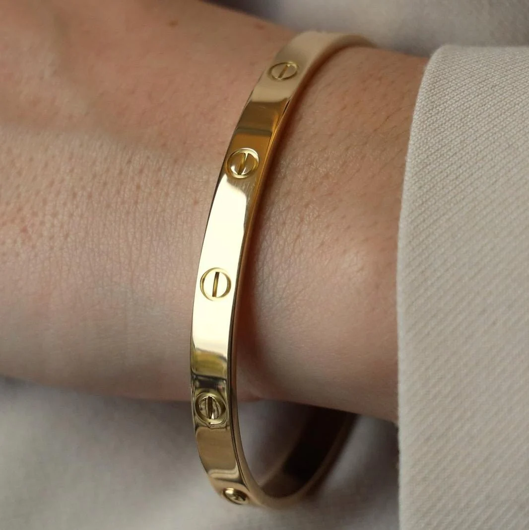 CARTIER “Love” bangle bracelet in yellow gold - Image 2