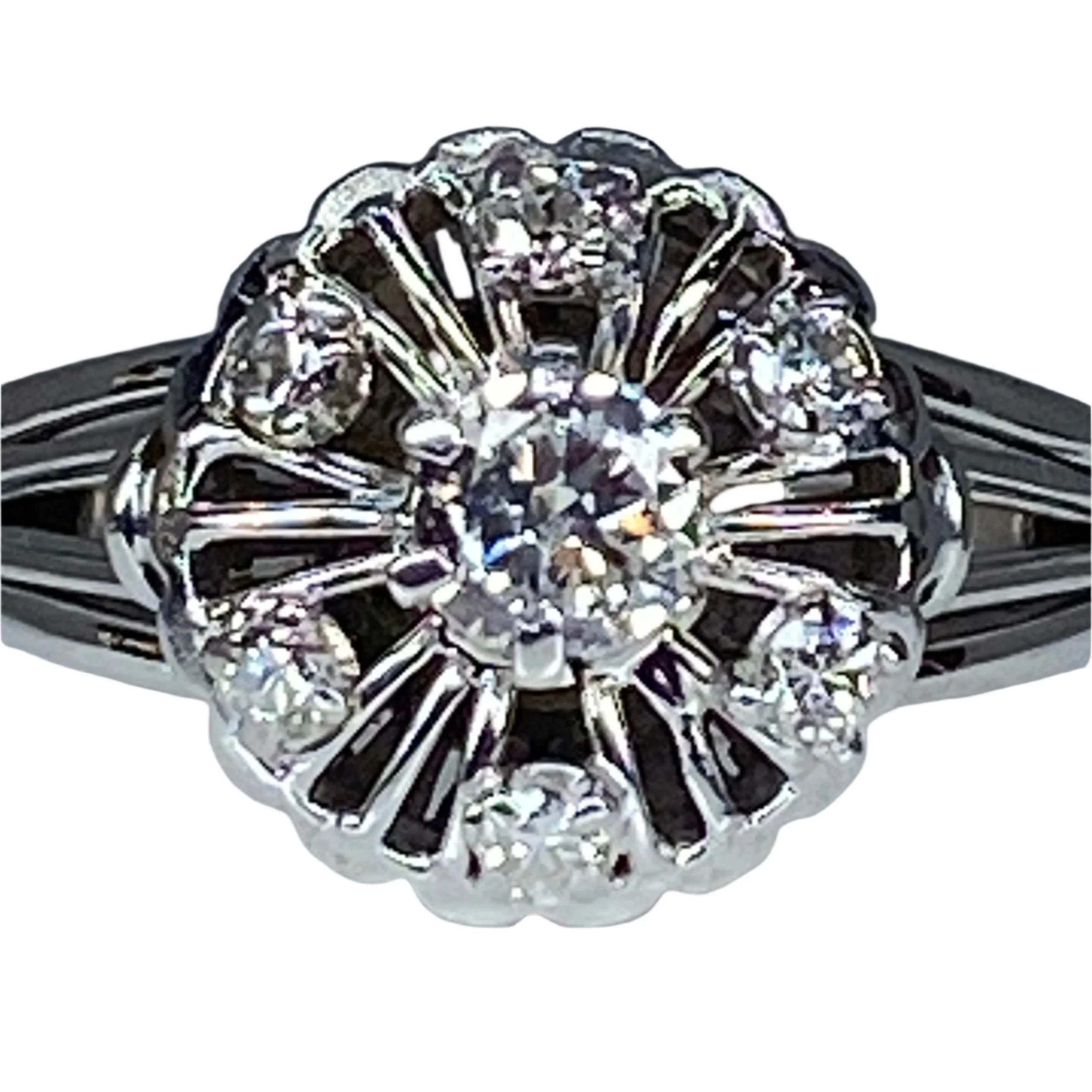 Round 18k gold daisy ring set with 7 brilliant-cut diamonds