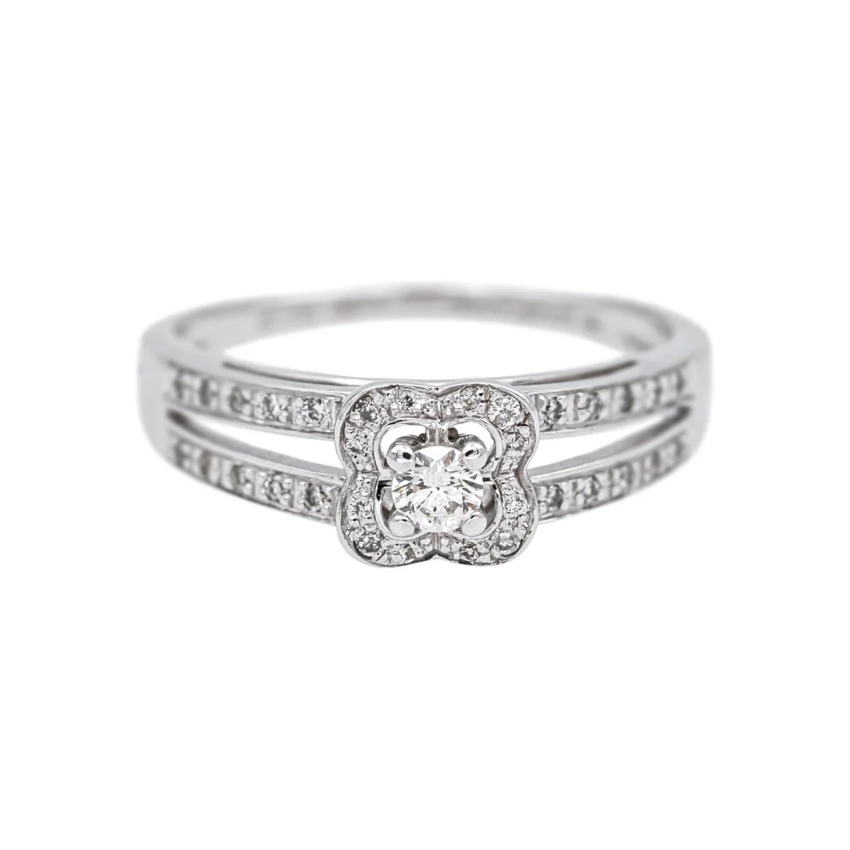 MAUBOUSSIN "Chance d'amour" solitaire ring in white gold and diamonds