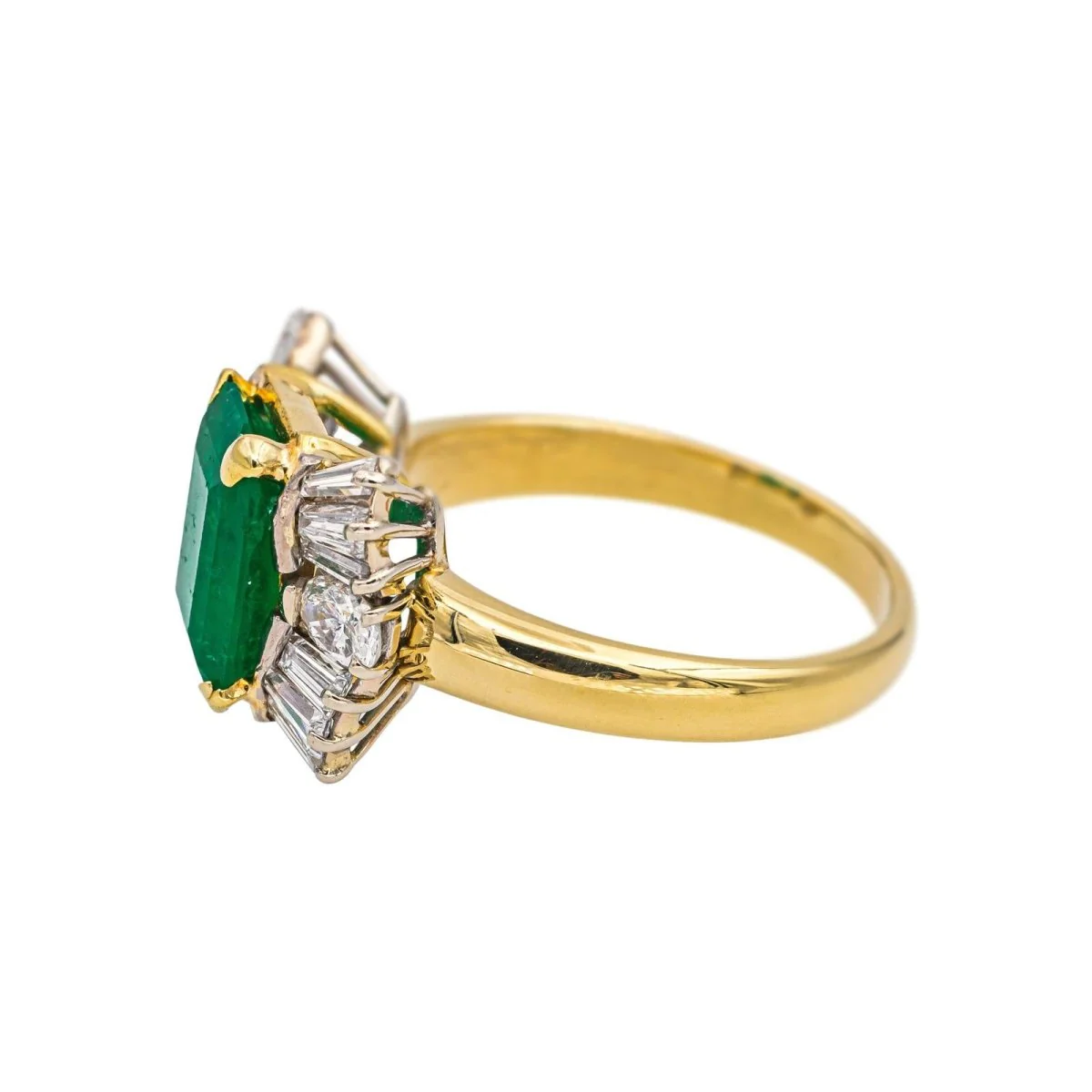 Trilogy Ring in Yellow Gold, White Gold, Emerald and Diamonds - Image 4