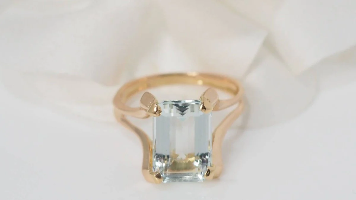Rose gold and aquamarine ring - Image 6