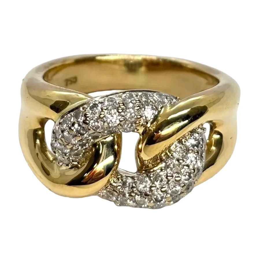 Ring in yellow gold and diamonds.