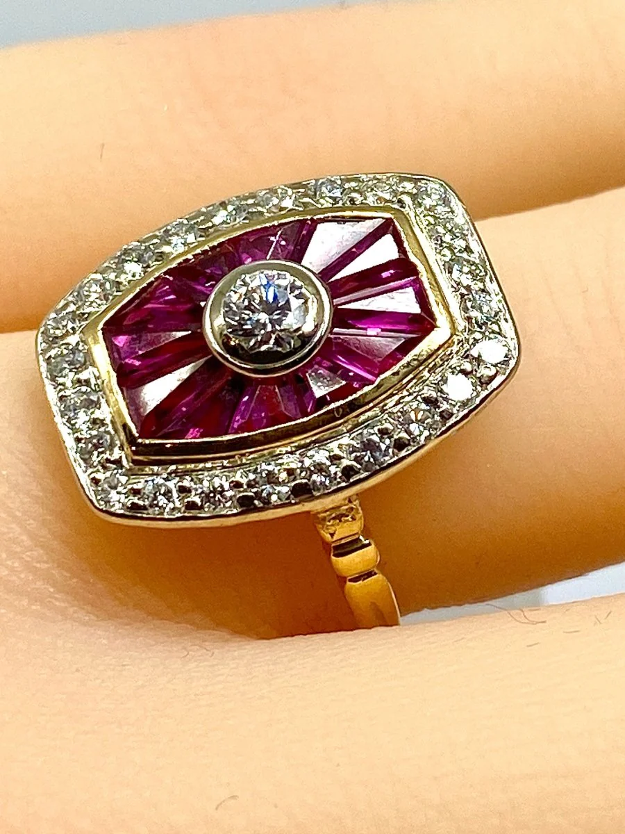 Ring Marquise en yellow gold, ruby and diamonds - Image 2