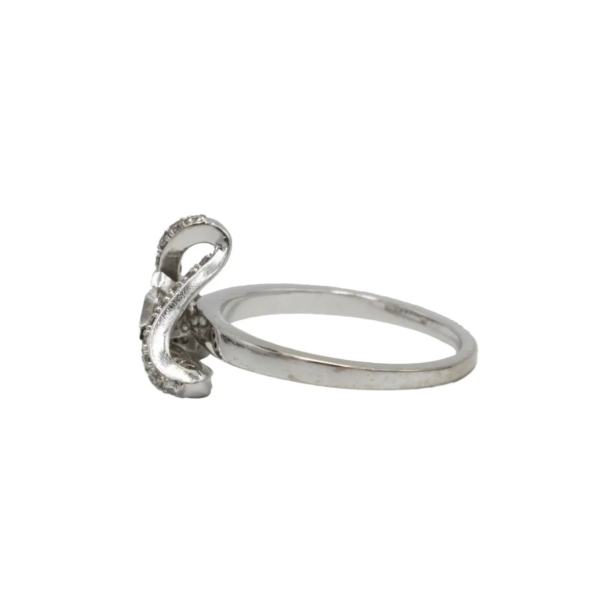 Solitaire ring in white gold and diamonds - Image 3