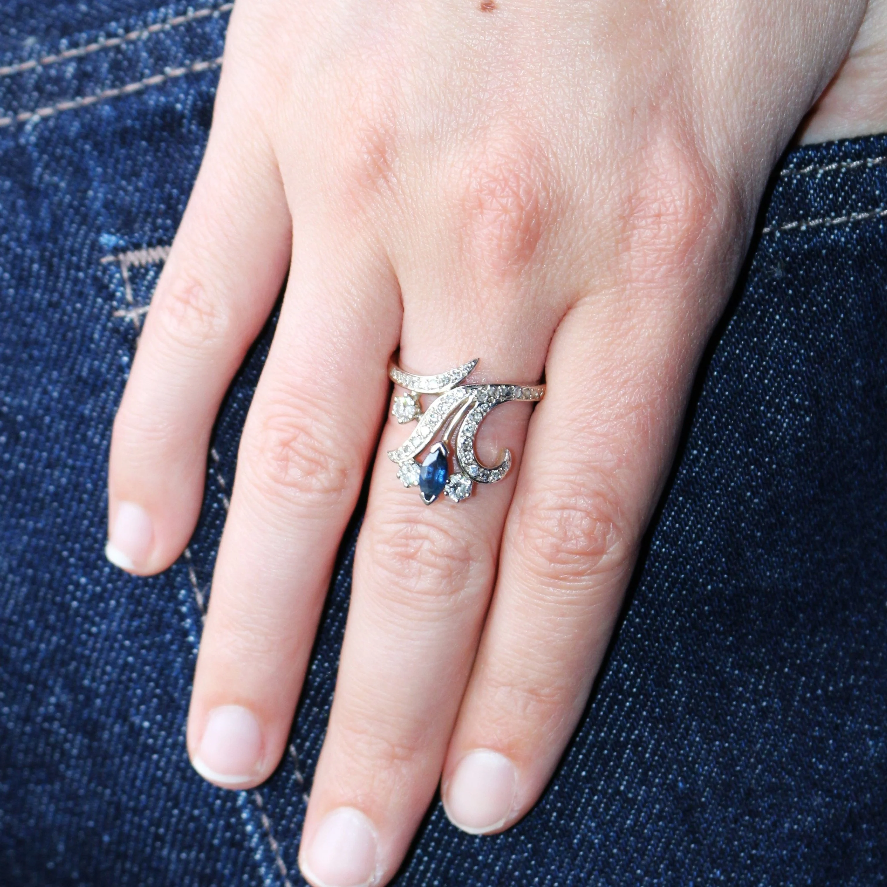Aigrette ring in yellow gold, white gold, sapphire and diamonds - Image 8
