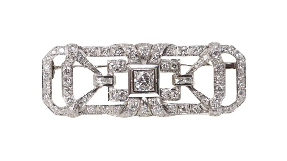 Antique brooch in white gold and diamonds