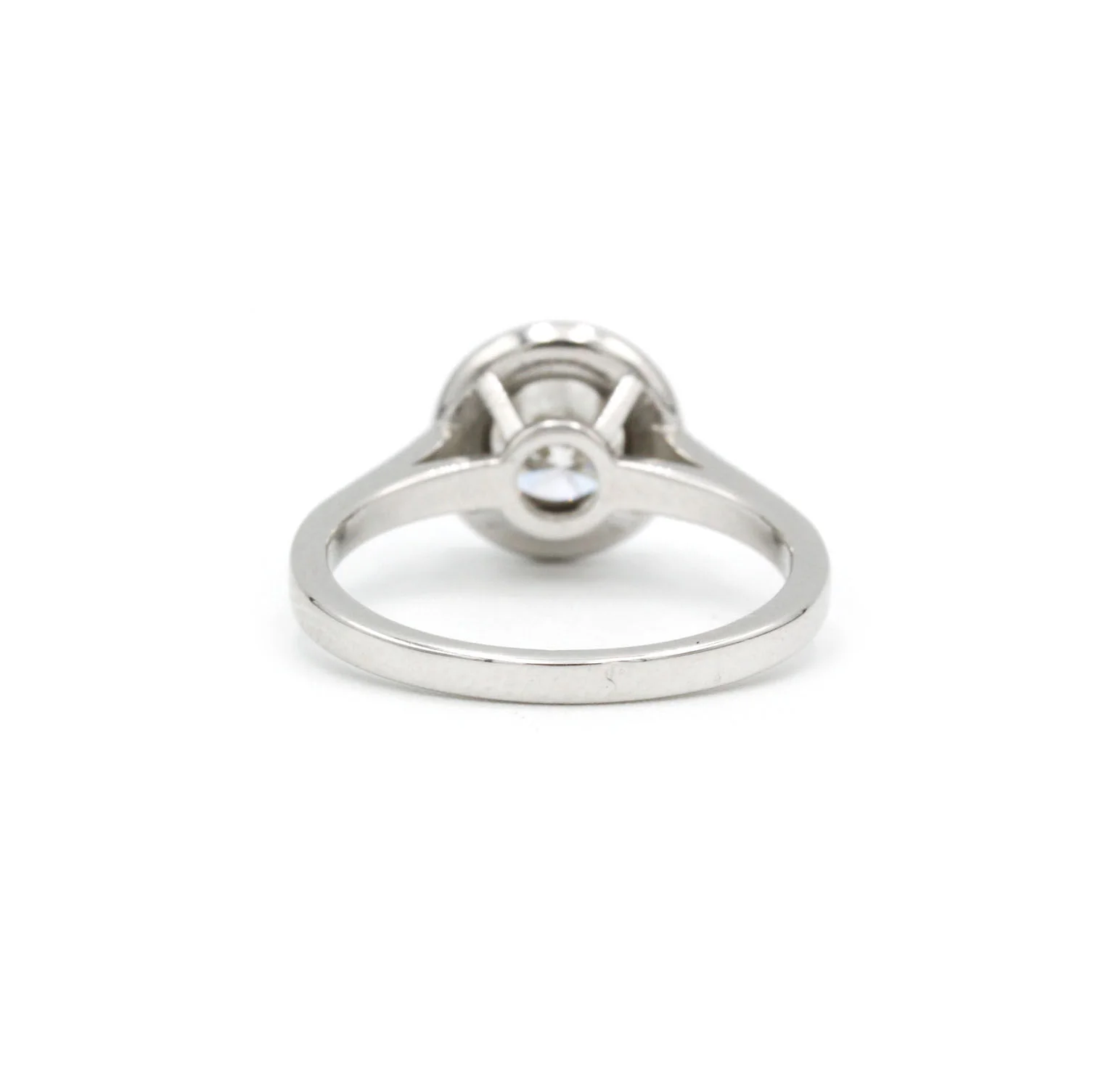 Solitaire ring in white gold and diamonds - Image 3