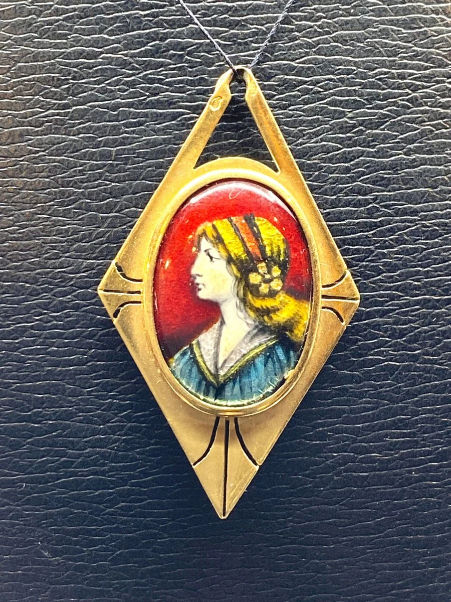 Pendant necklace in yellow gold and enamel - Image 5