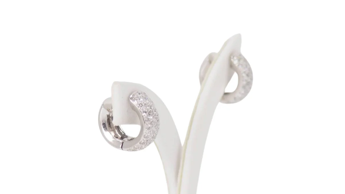 Creole earrings in white gold and diamonds - Image 4