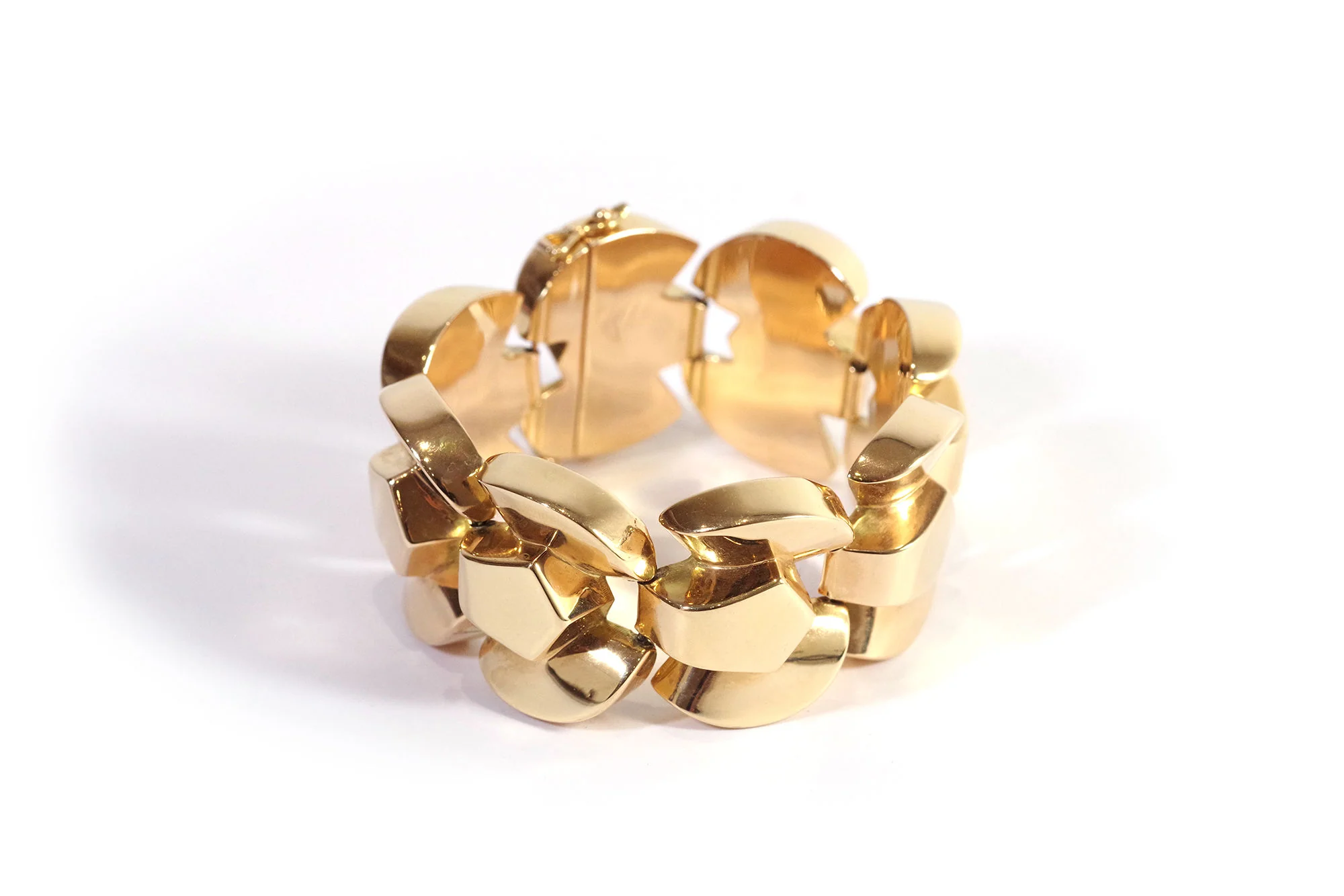 Tank bracelet in yellow gold