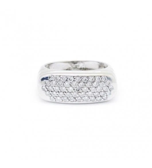 Pavée diamond ring in white gold