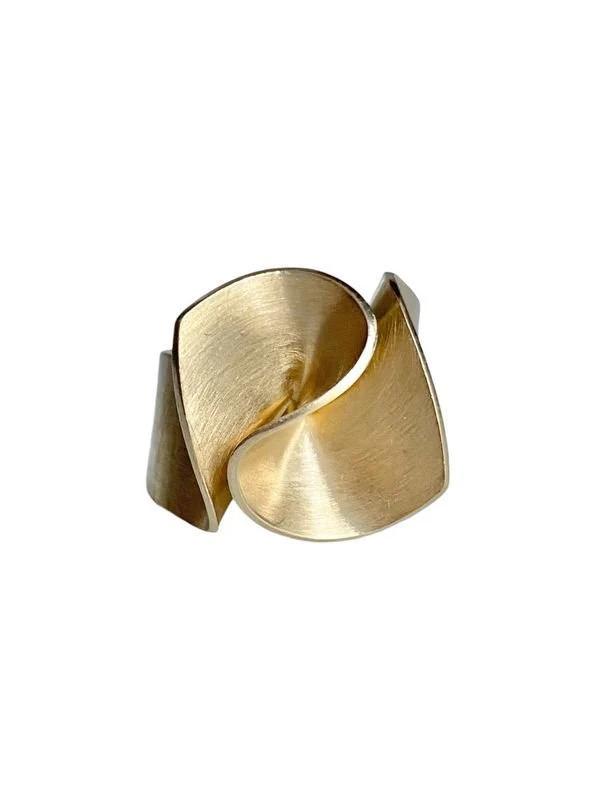 Ring at yellow gold