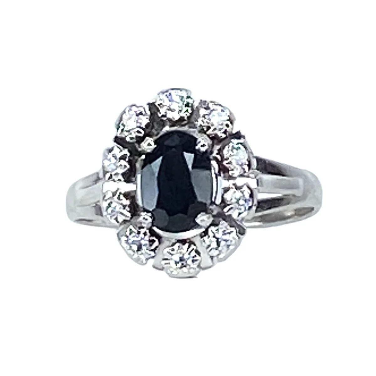 Ring at white gold 18 carats, sapphire and diamonds