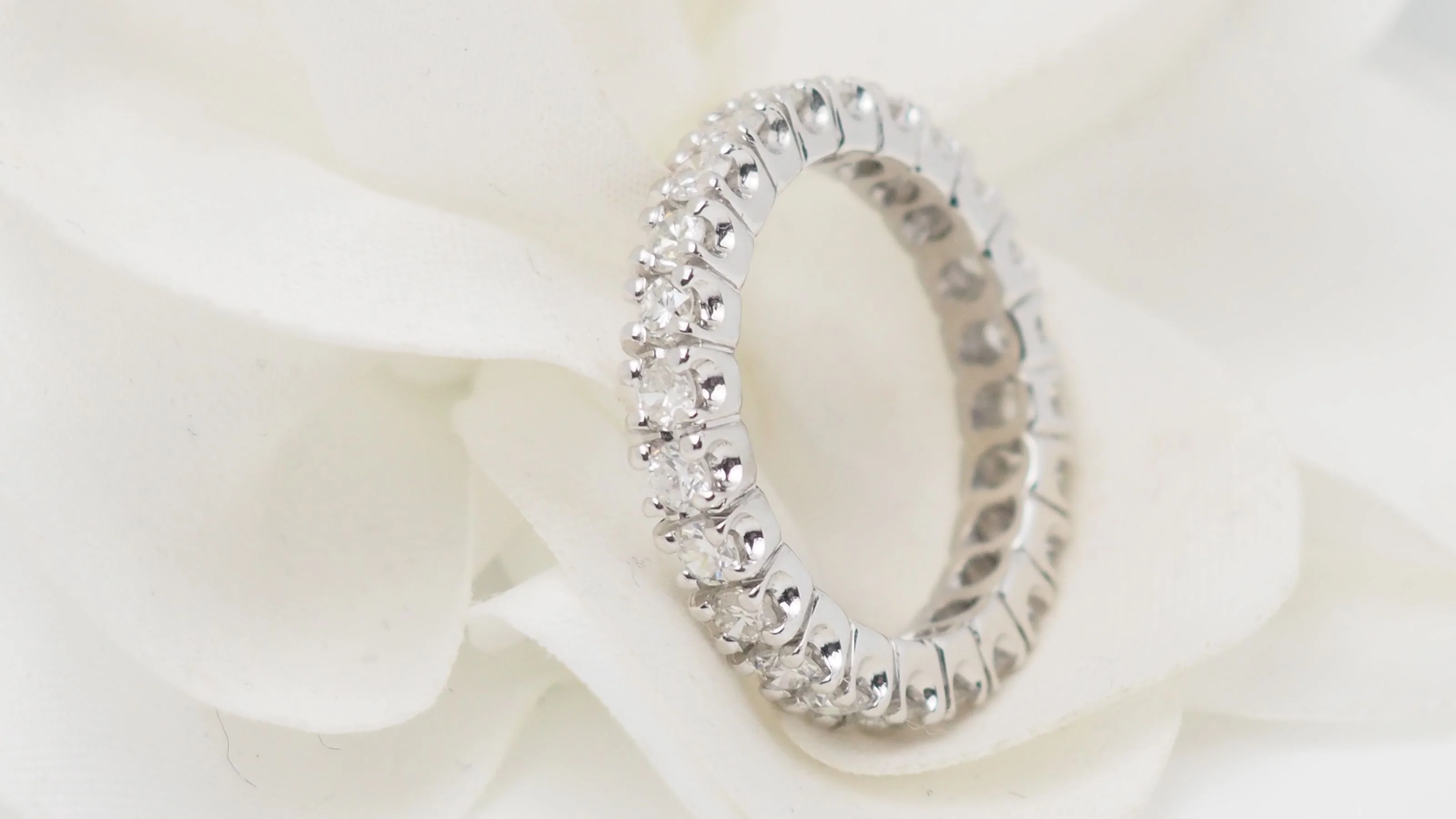 Full tour alliance ring in white gold and 1.20ct diamonds - Image 7