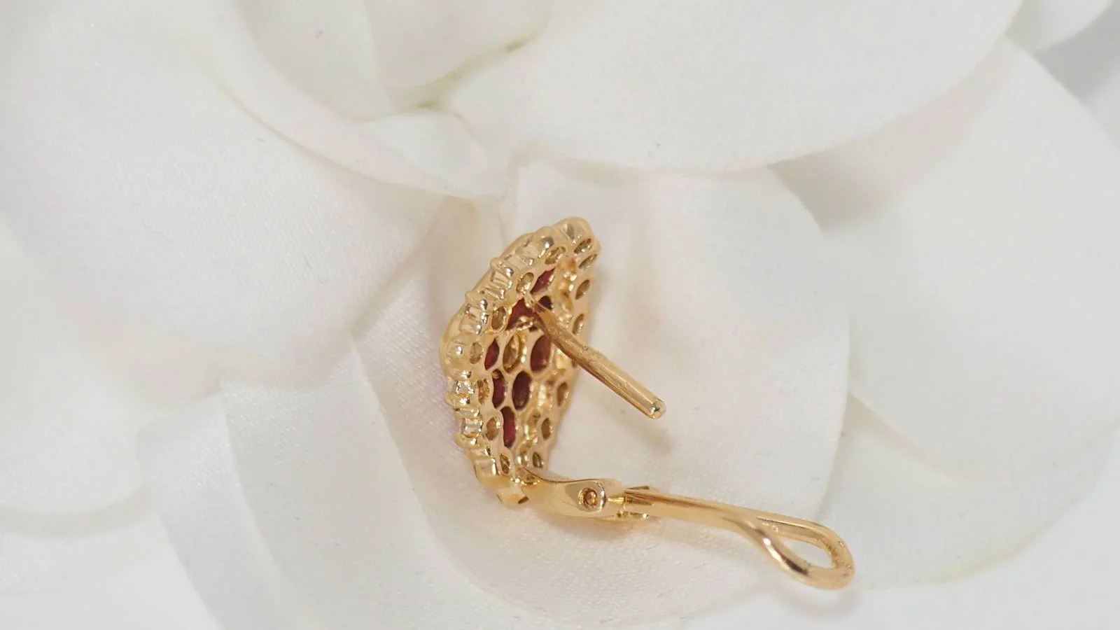 Clips earrings in yellow gold, diamonds and rubies - Image 3
