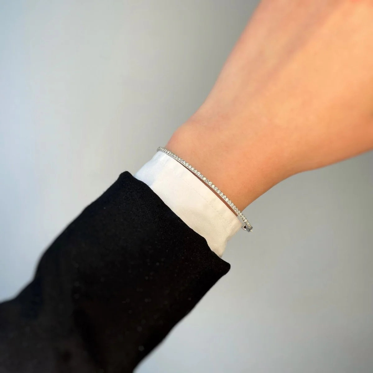 White gold and diamond bracelet - Image 5