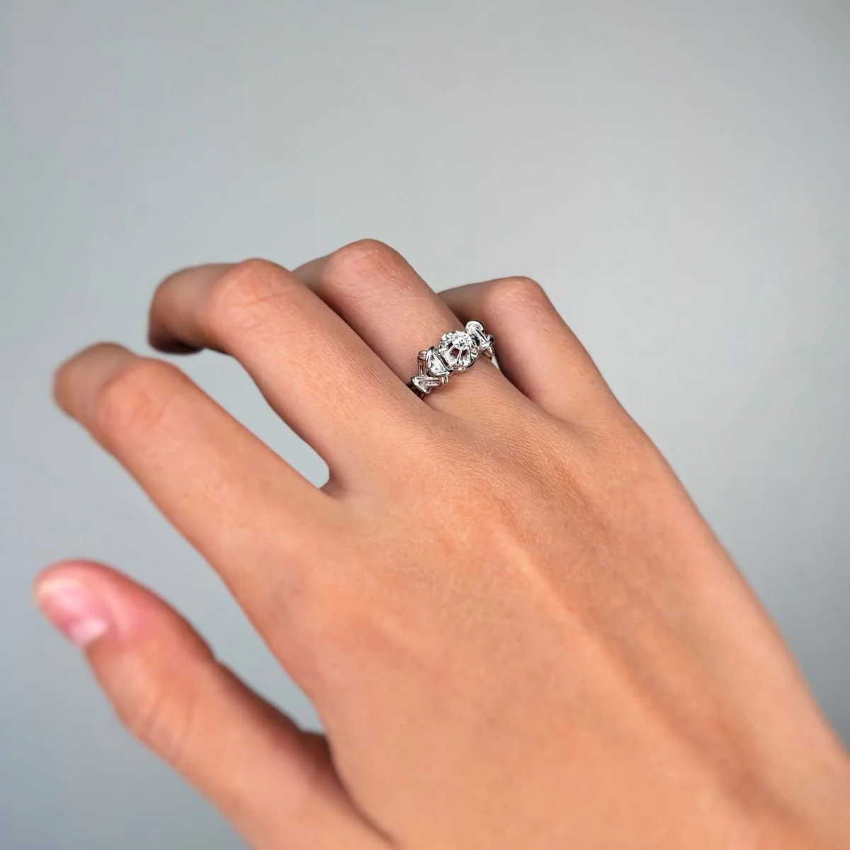 White gold and diamond ring - Image 2