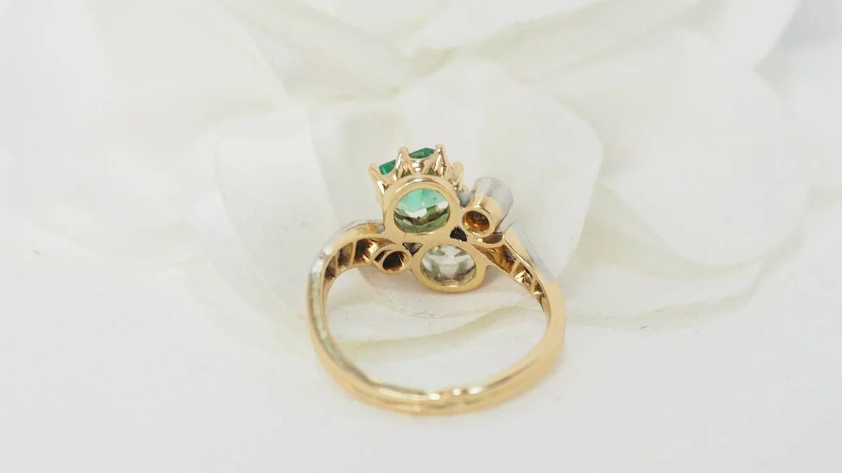 You and Me ring in yellow gold and platinum, emerald and diamonds - Image 7