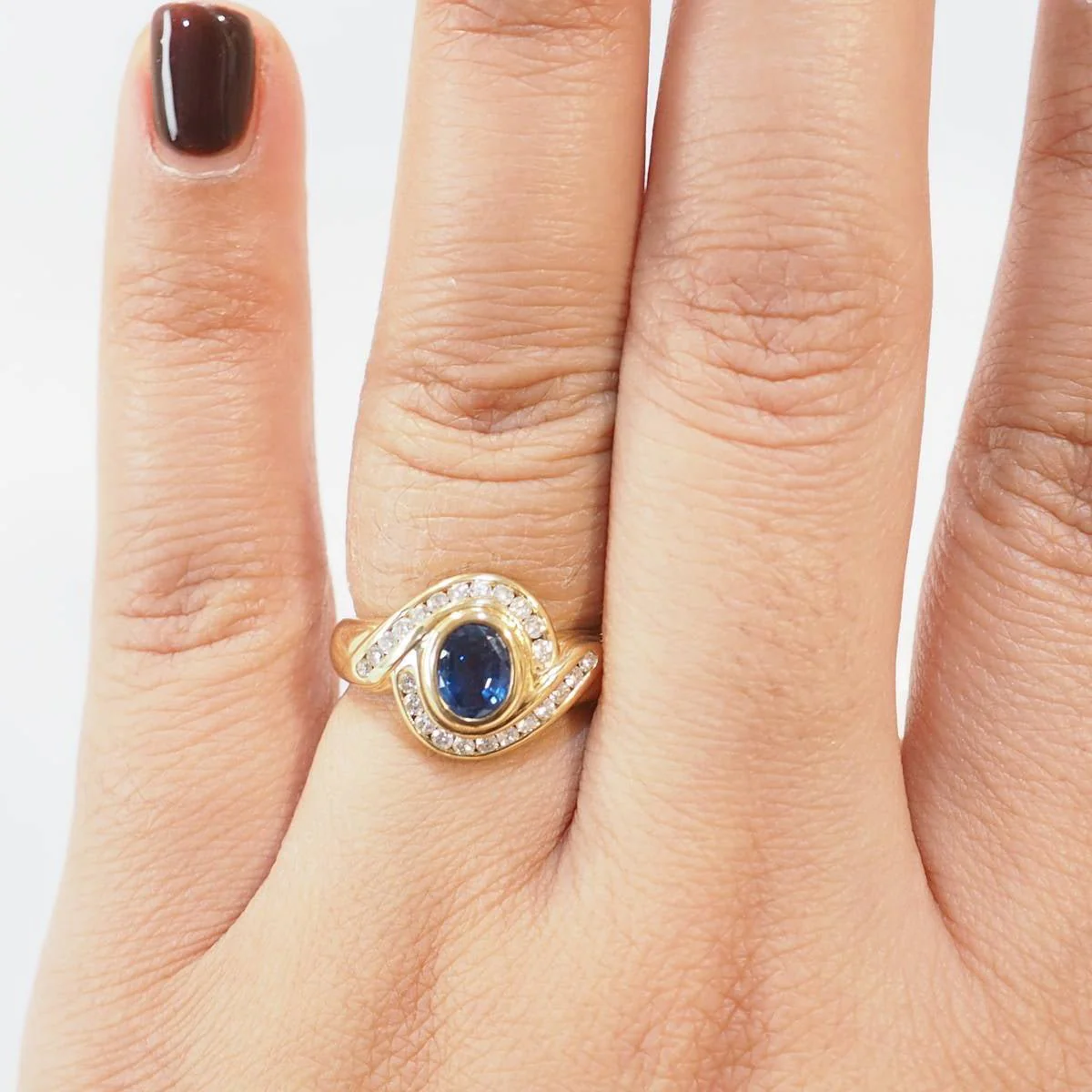 Ring tourbillon in yellow gold sapphire and diamonds - Image 2