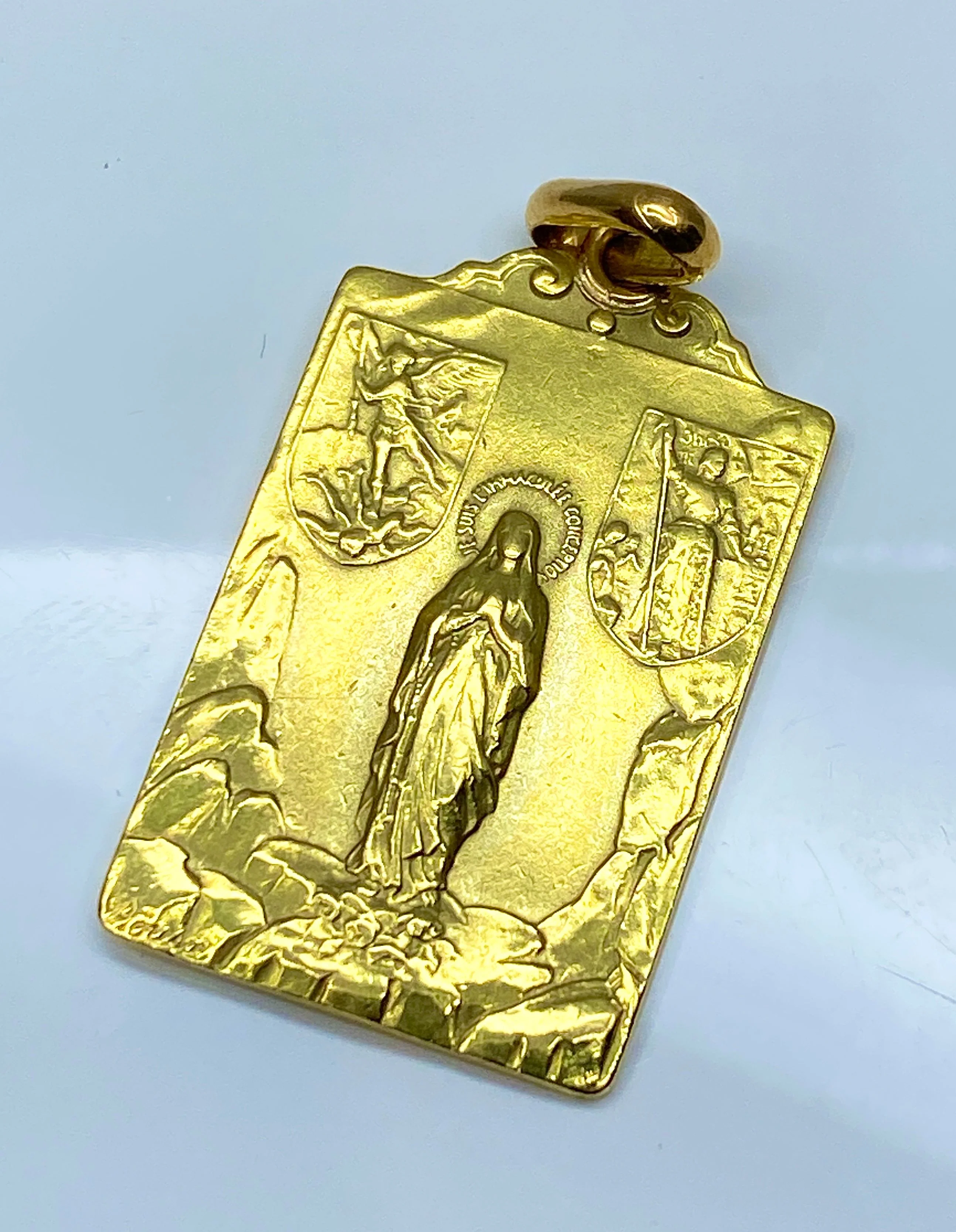 Medal Christ in yellow gold - Image 3