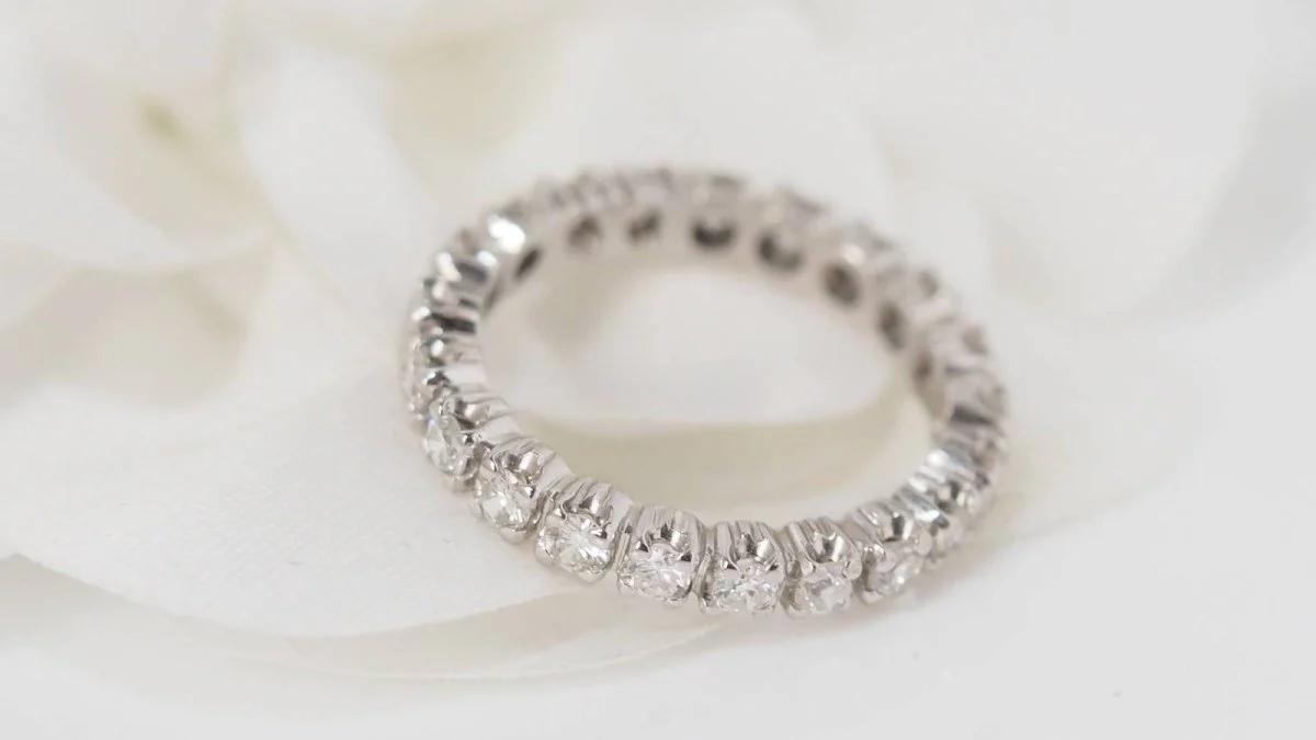 Alliance ring in white gold and diamonds - Image 5