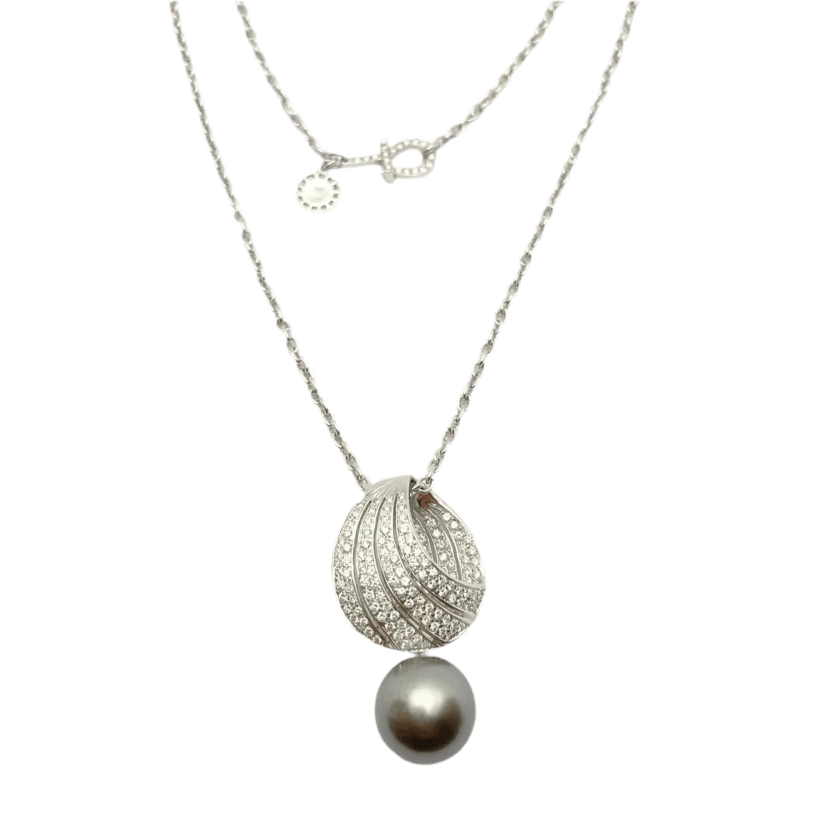 White gold, pearl and diamond pendant necklace