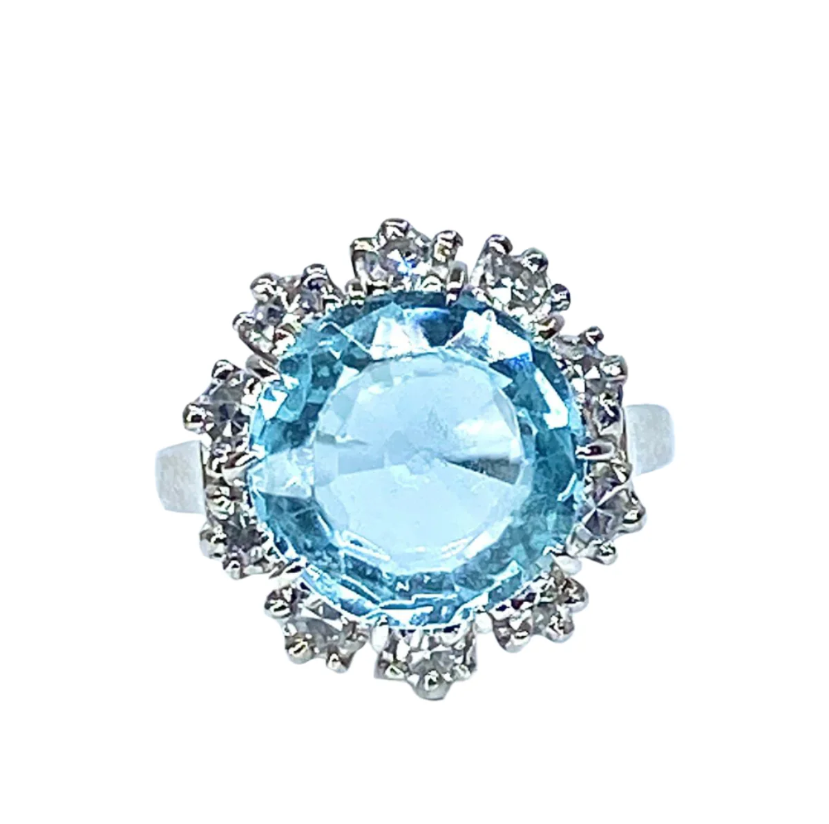 Ring at white gold 18 carats, aquamarine and diamonds