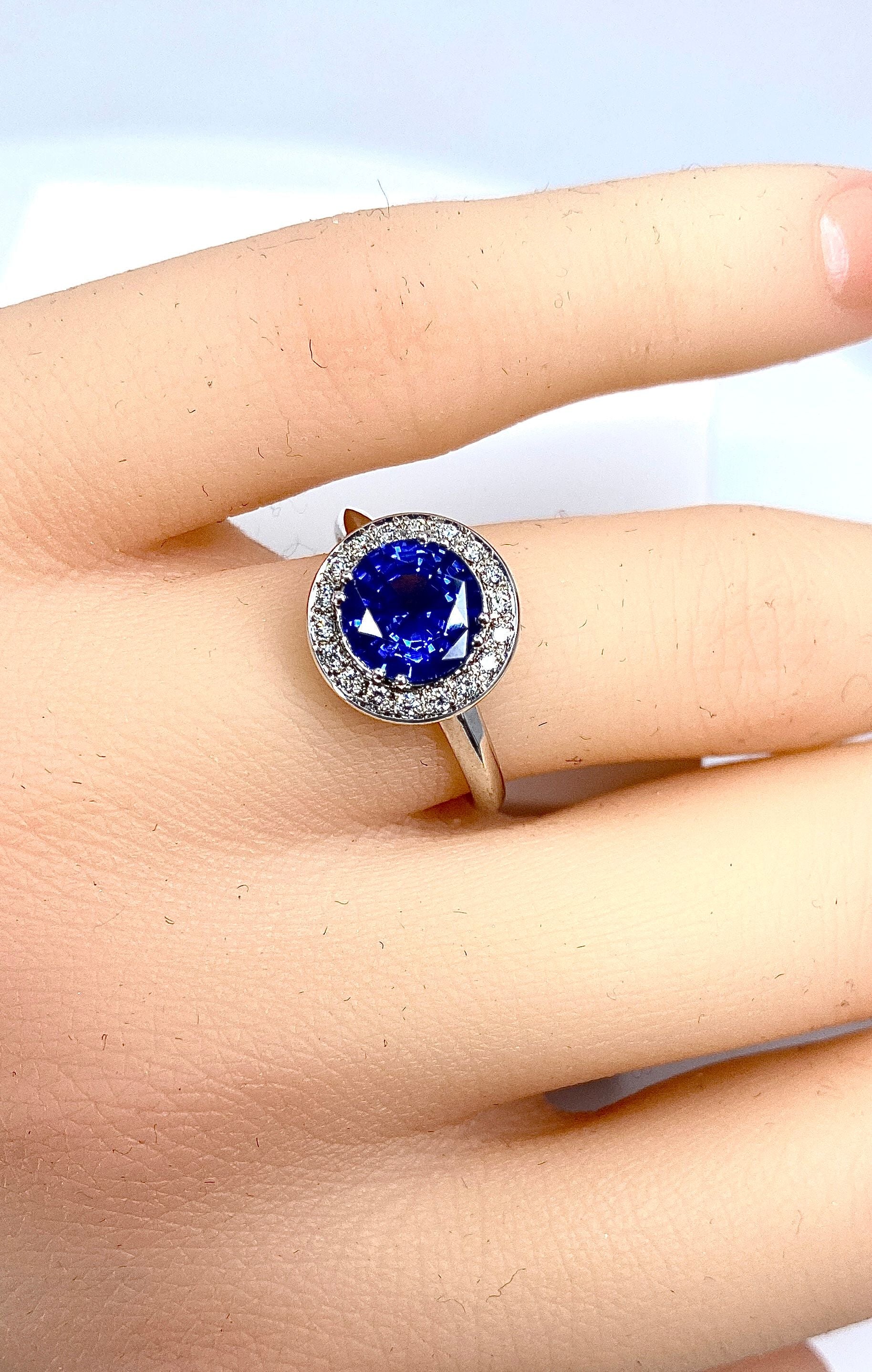 18k White Gold Sapphire and Diamond Engagement Ring - Image 11