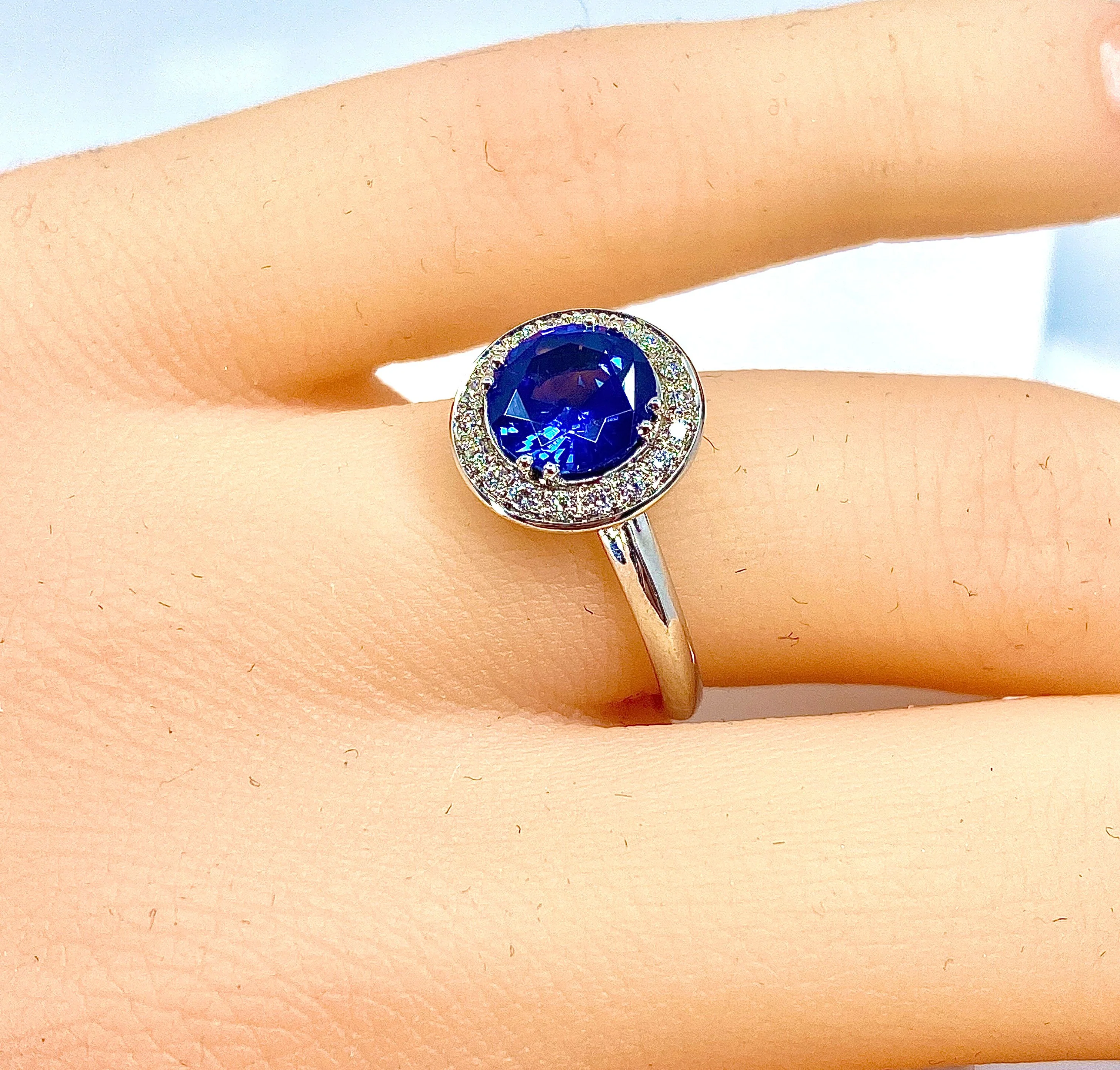 18k White Gold Sapphire and Diamond Engagement Ring - Image 14