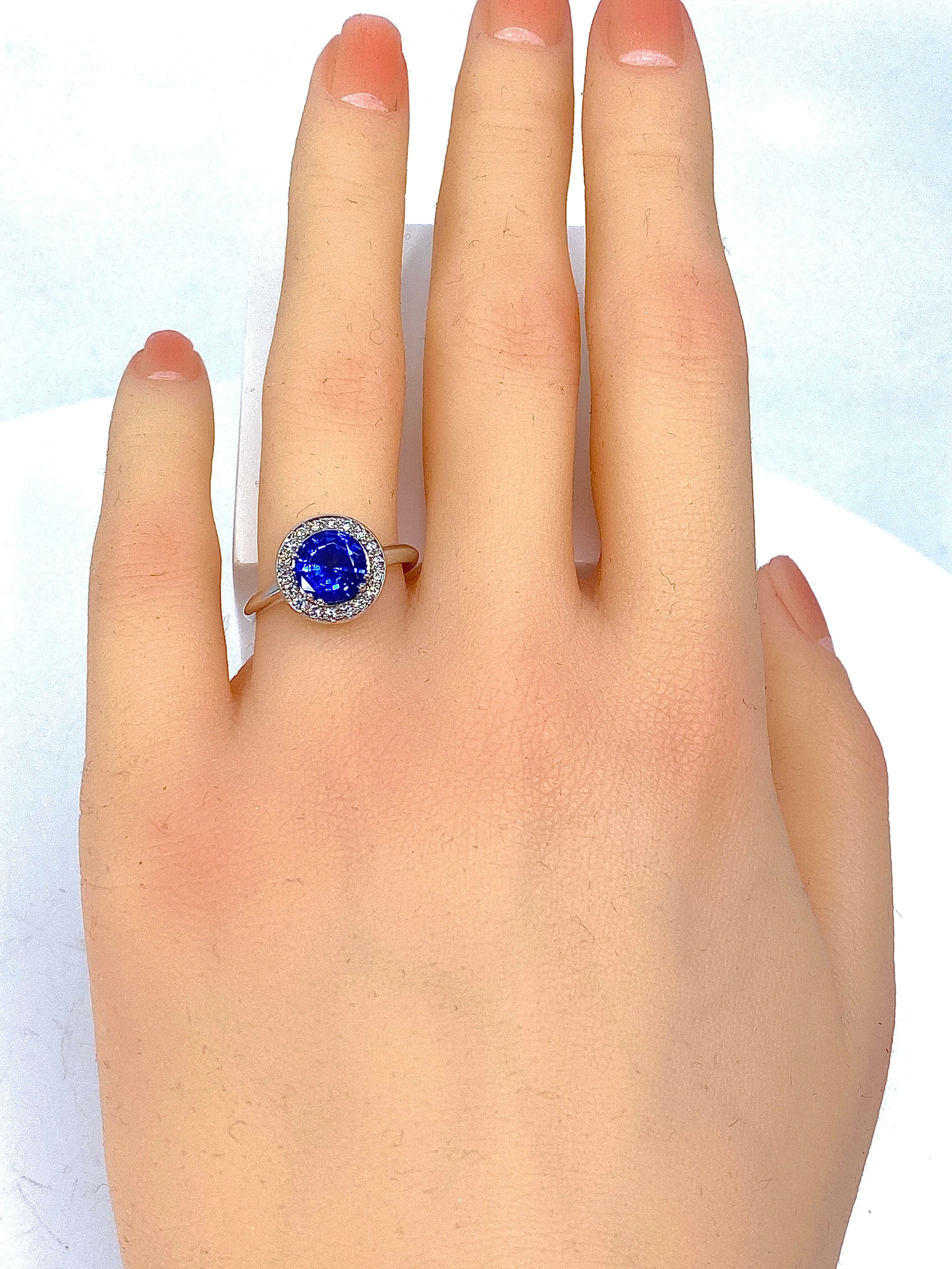 18k White Gold Sapphire and Diamond Engagement Ring - Image 15