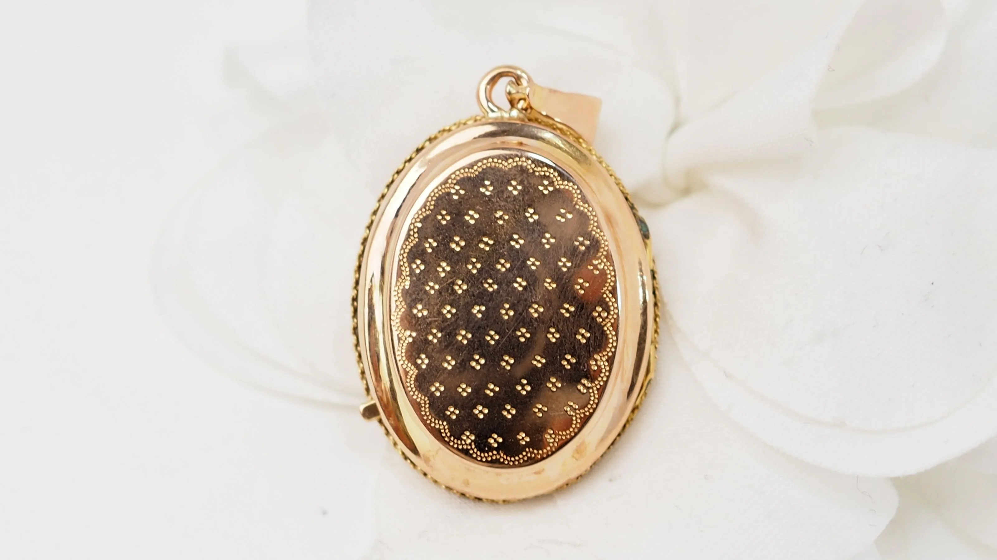 Photo holder pendant in yellow - Image 6