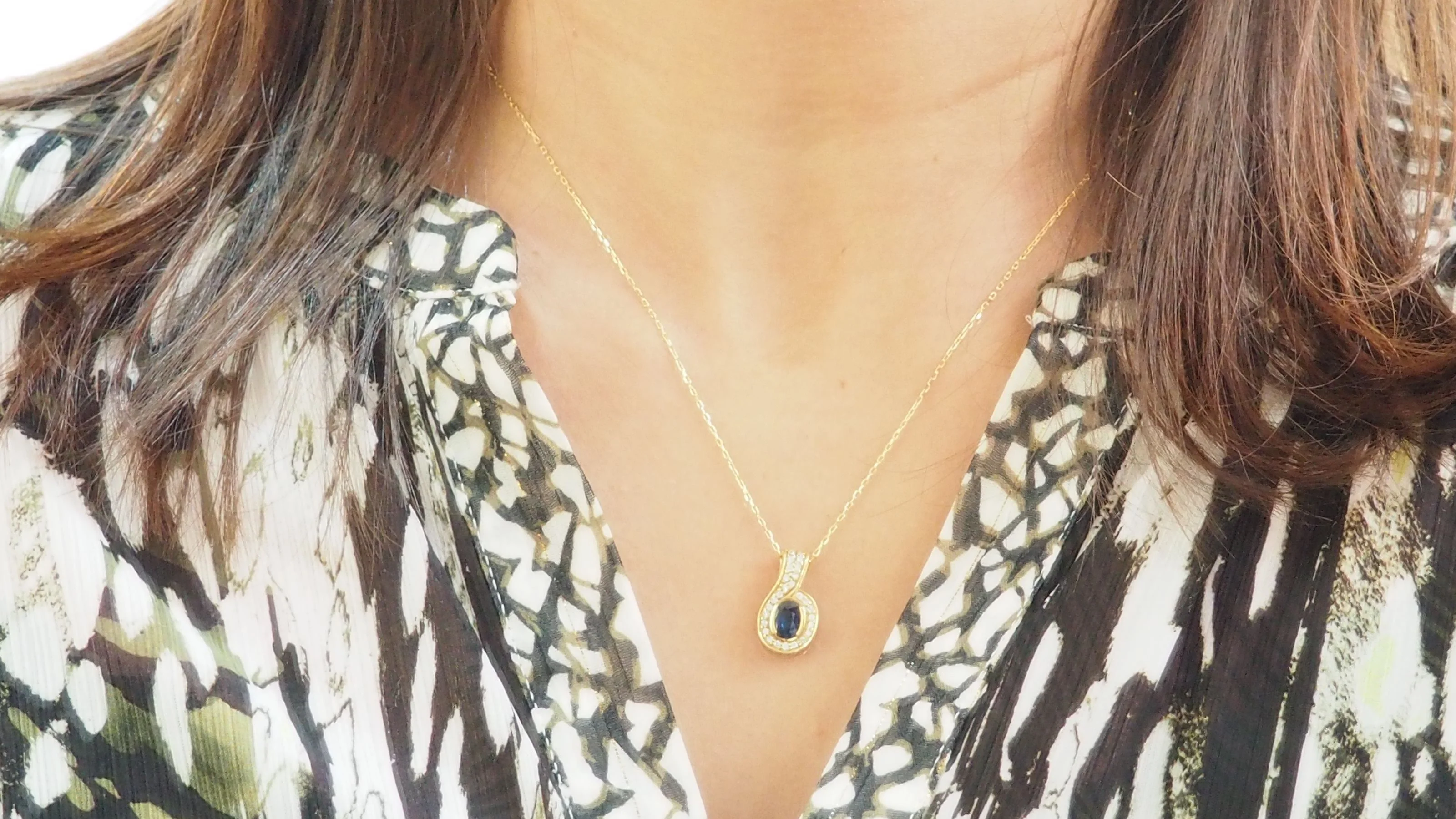 Pendant and chain in yellow gold, sapphire and diamonds - Image 7
