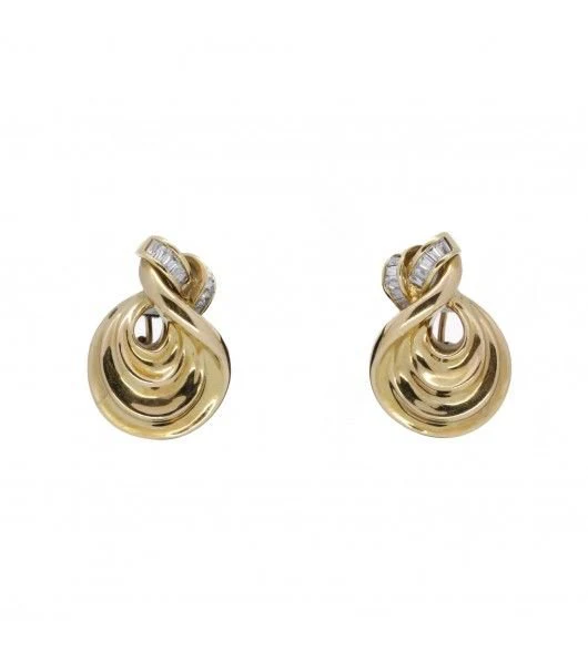 Earrings at yellow gold and diamonds