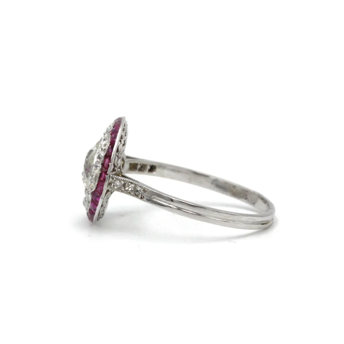 Ring Solitaire in white gold, paltinium, ruby and diamonds - Image 2