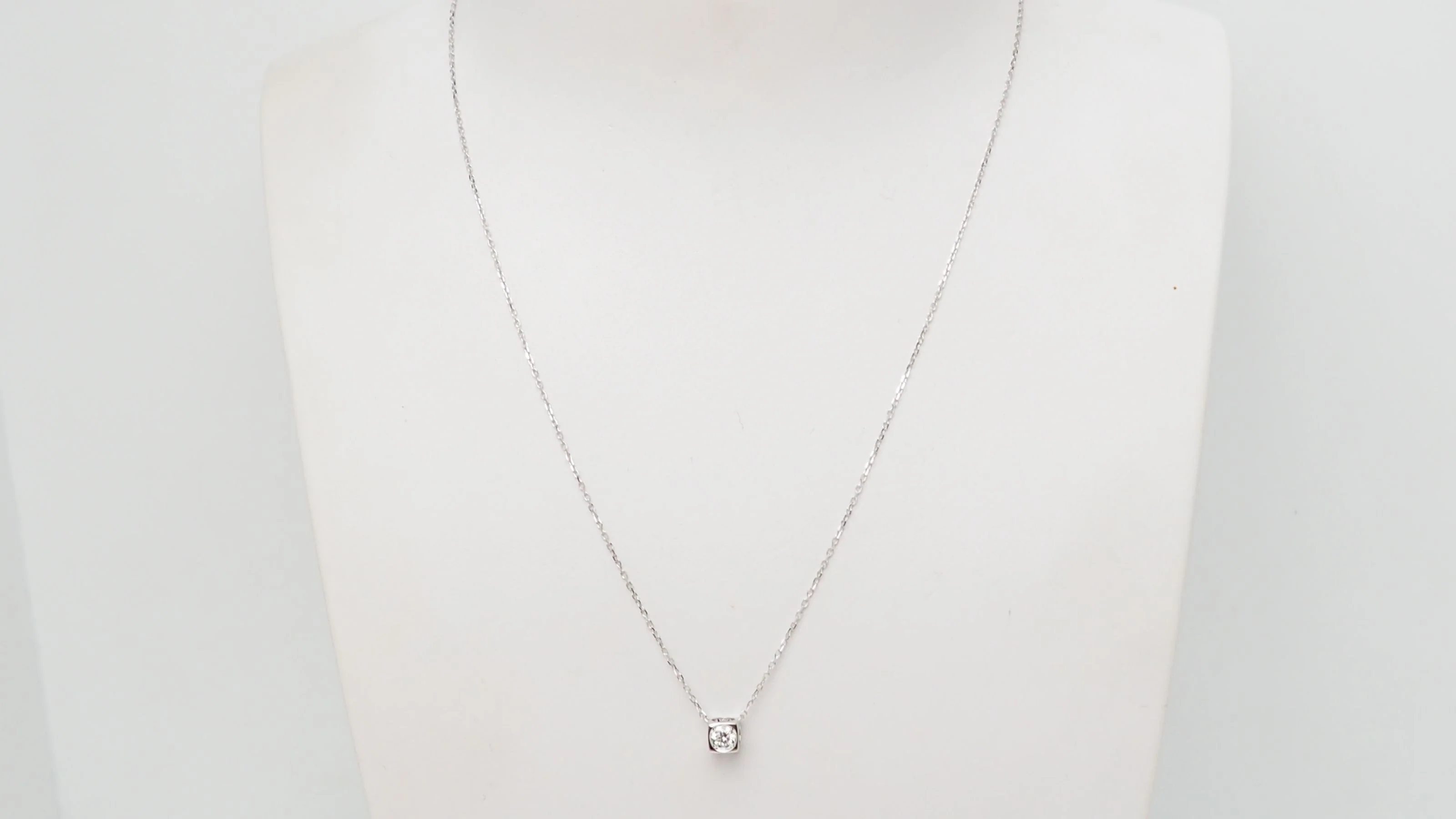 Dinh Van Le Cube diamond necklace in white gold and diamond