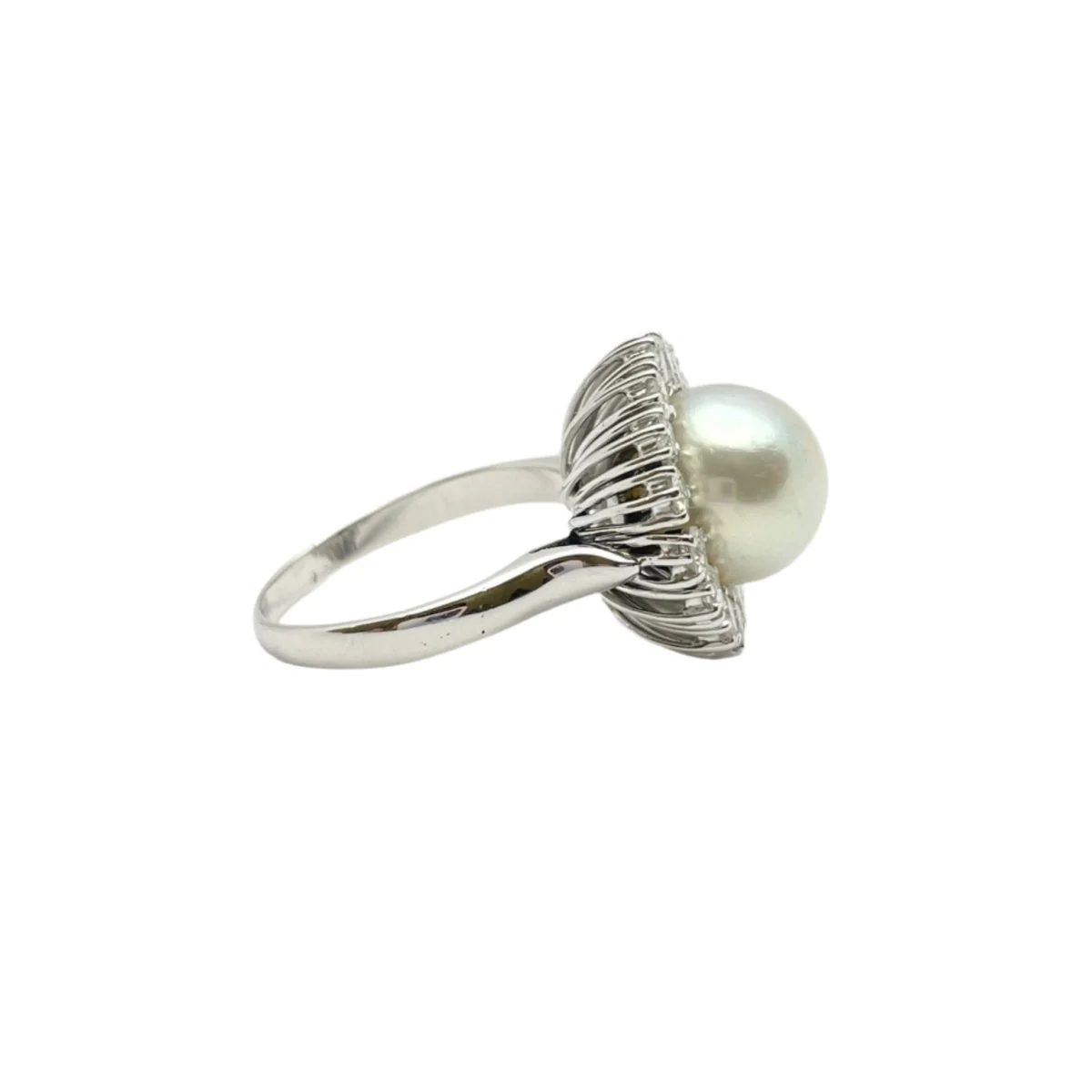 Ring at white gold, cultured pearl and diamonds - Image 3
