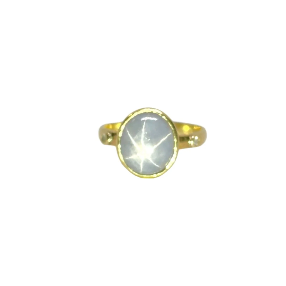 Ring at yellow gold, star sapphire and diamonds