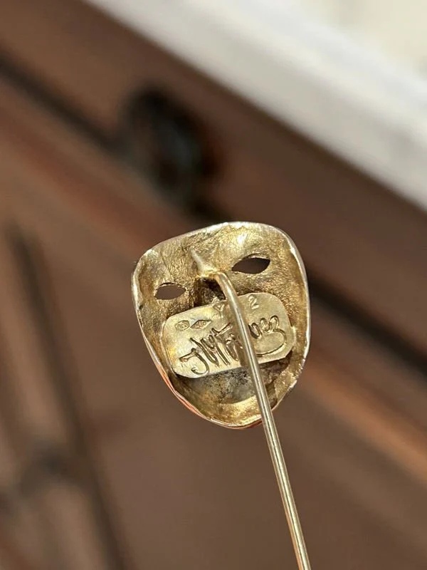 Pin in yellow gold - Image 3