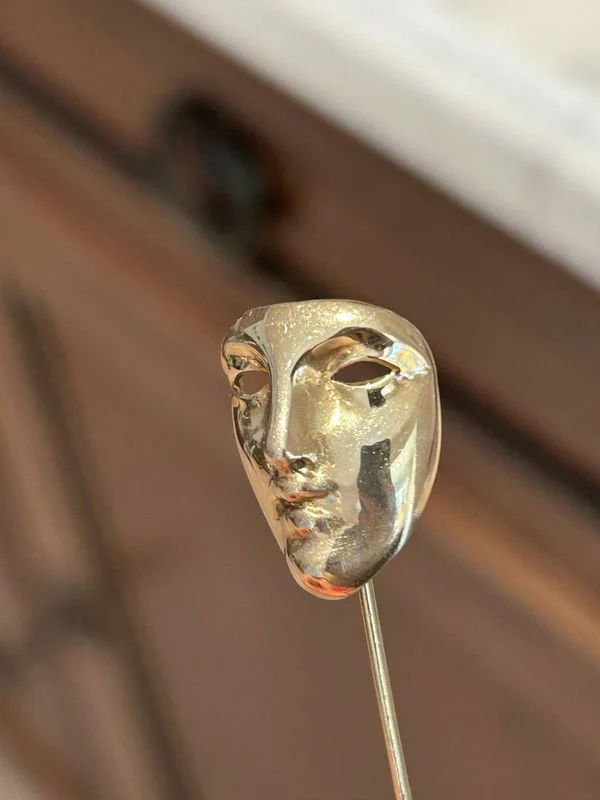 Pin in yellow gold - Image 4