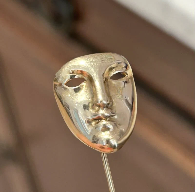 Pin in yellow gold - Image 5