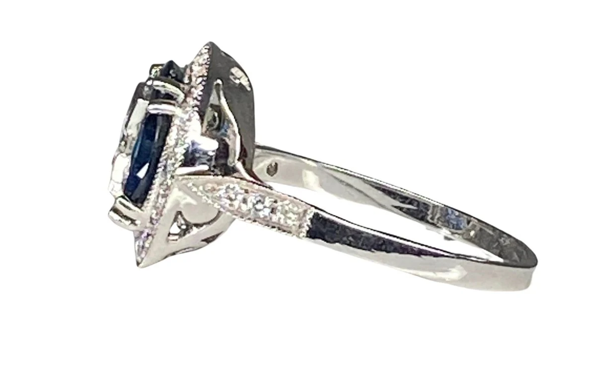 White gold ring with diamonds and shuttle sapphires - Image 3