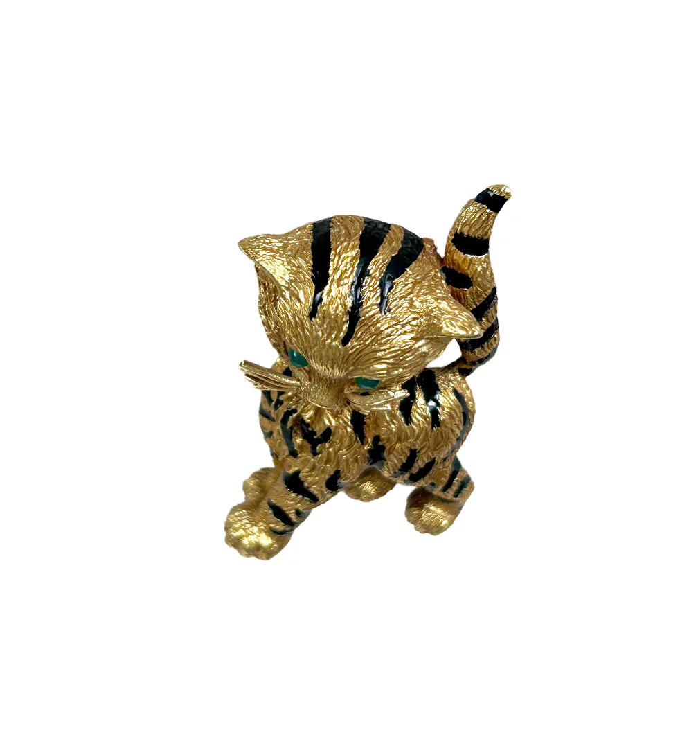 VAN CLEEF & ARPELS “Chaton Malin” pin brooch by GEORGES LENFANT in yellow gold, black enamel and chrysoprases - Image 6