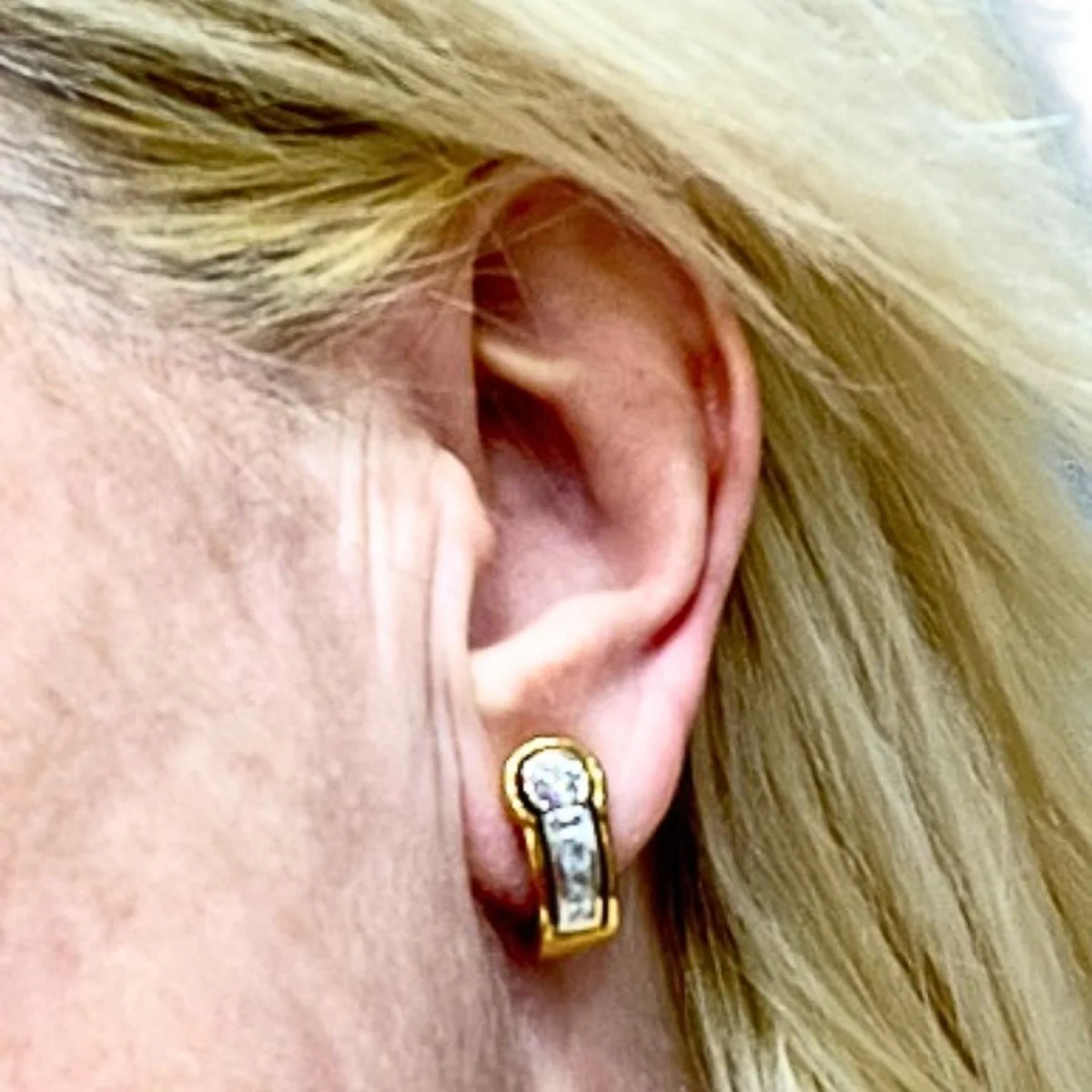 20th CENTURY CONTEMPORARY EARRINGS in 18-carat gold with diamonds - Image 2