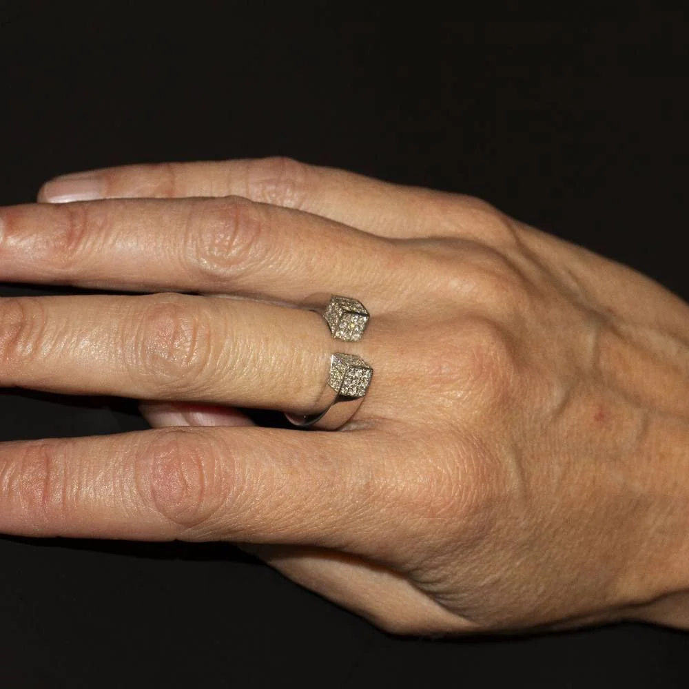 Ring Paveé SQUARE in gold and diamonds - Image 2