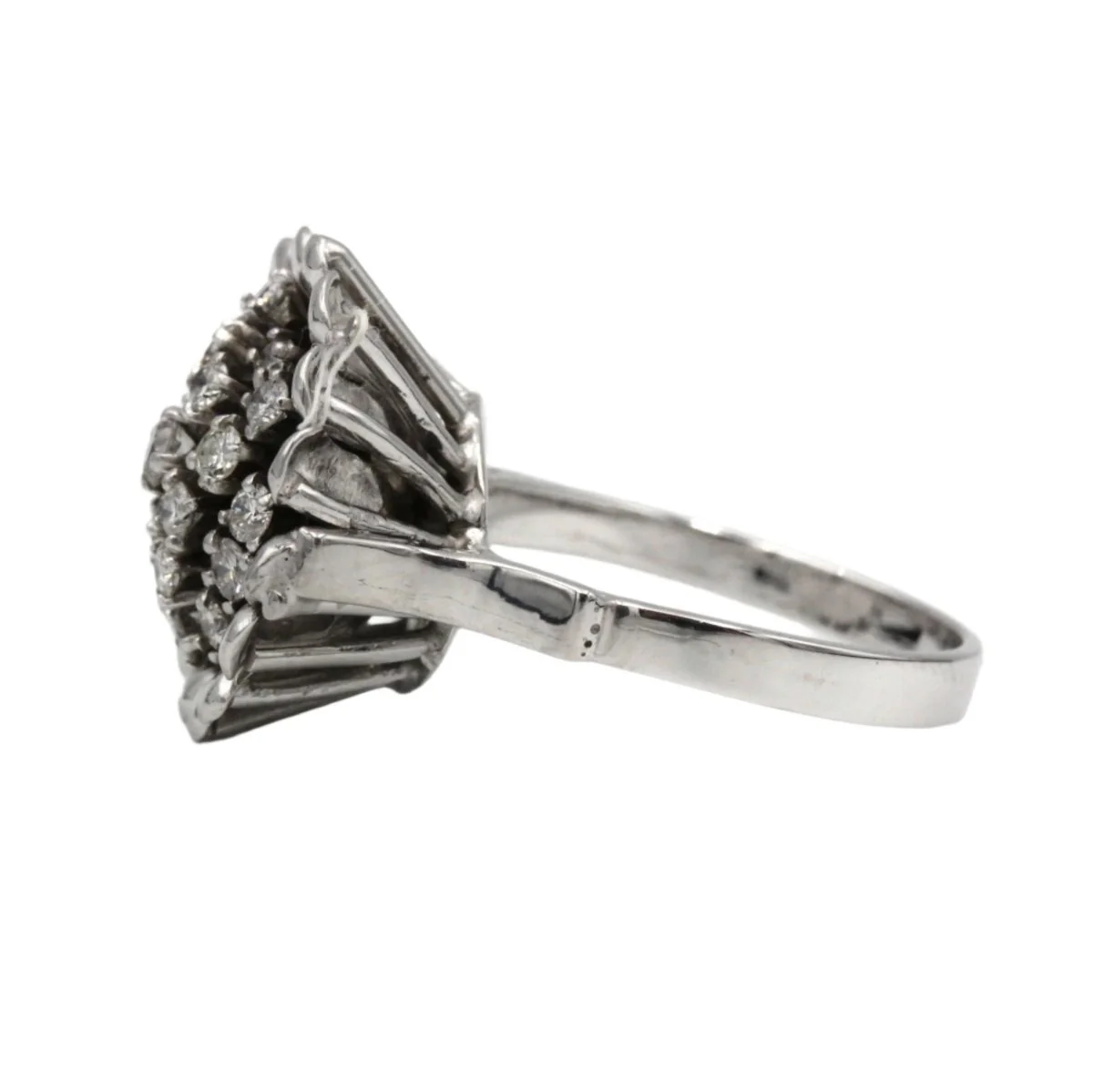 White gold and diamond ring - Image 3