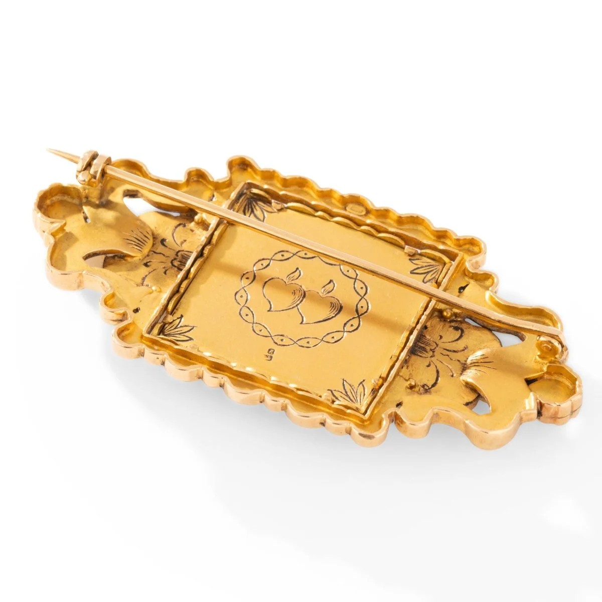 Intertwined Hearts Brooch - Image 6