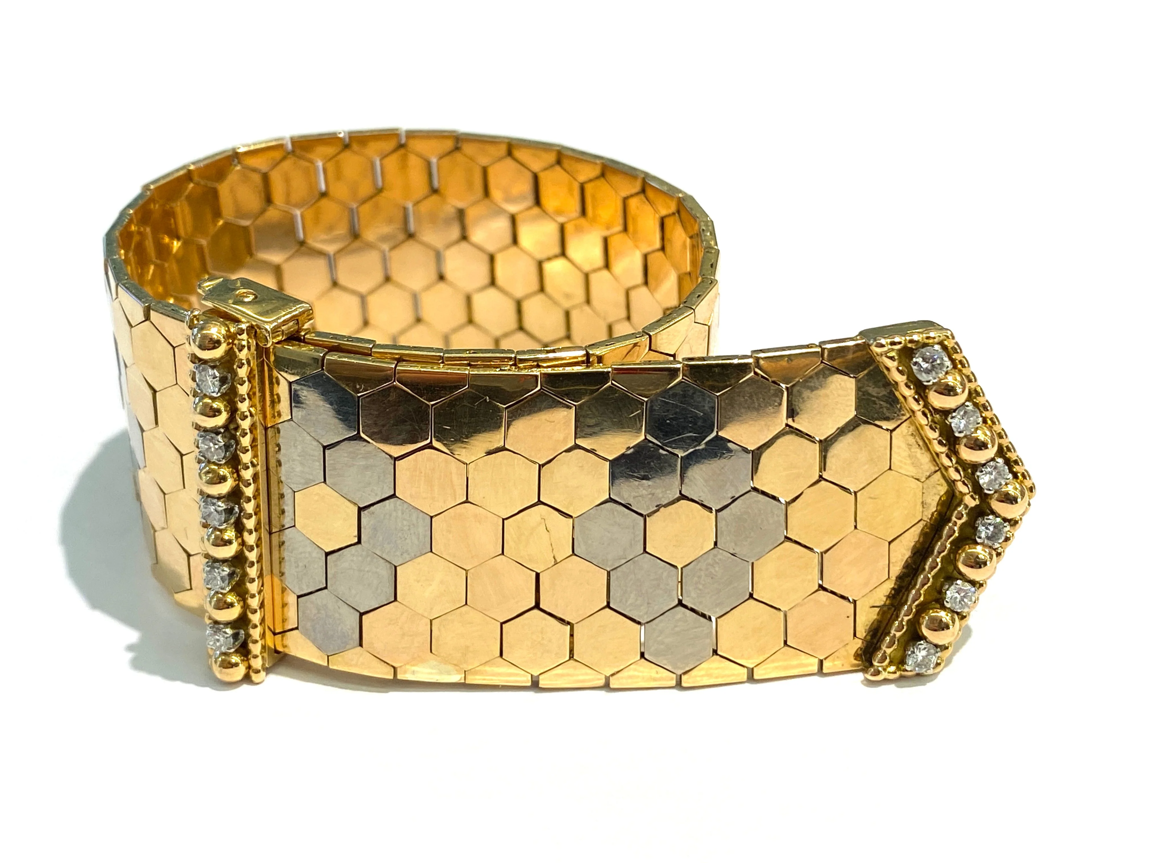 1940s belt bracelet in yellow gold