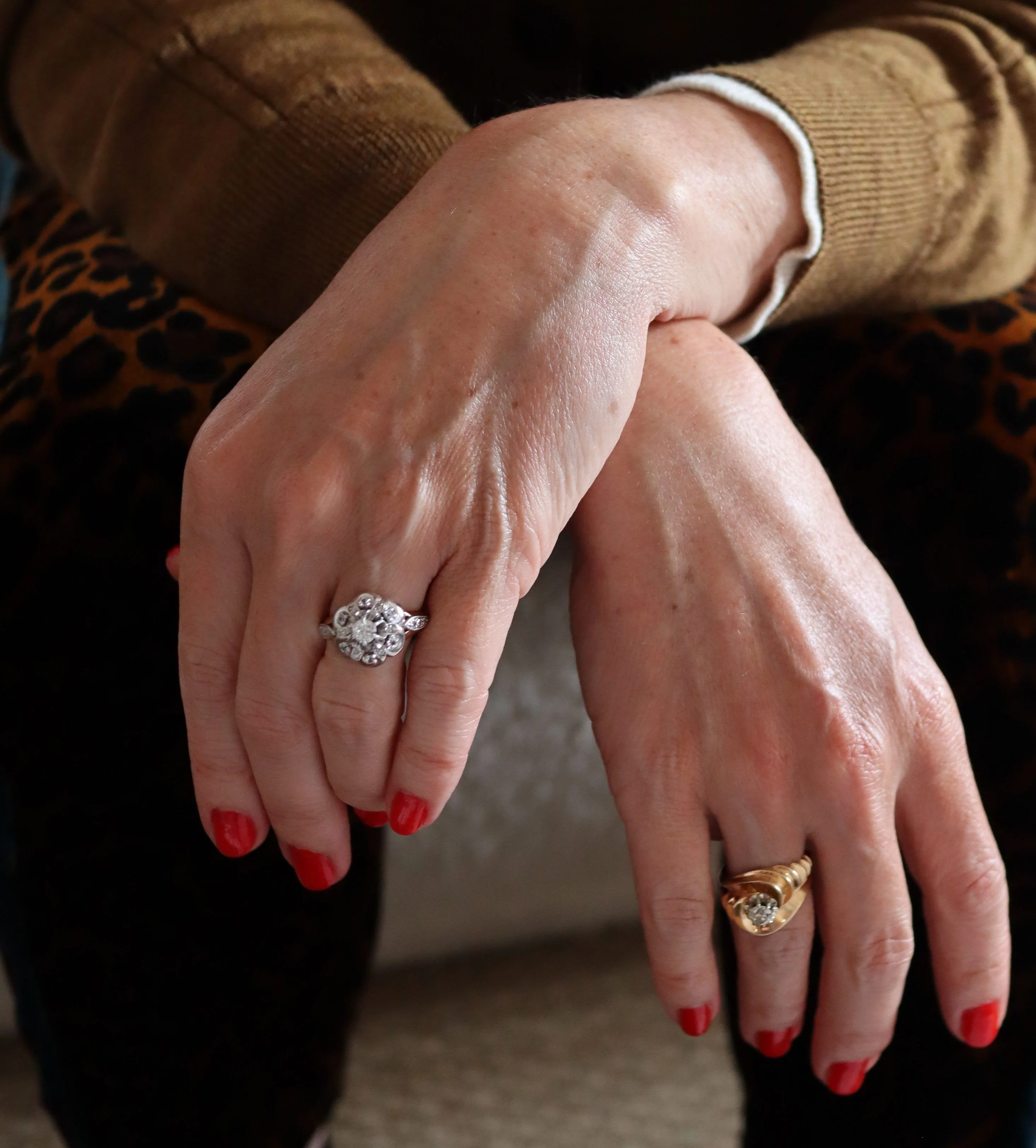 Marguerite diamond ring in pink gold and platinum - Image 2
